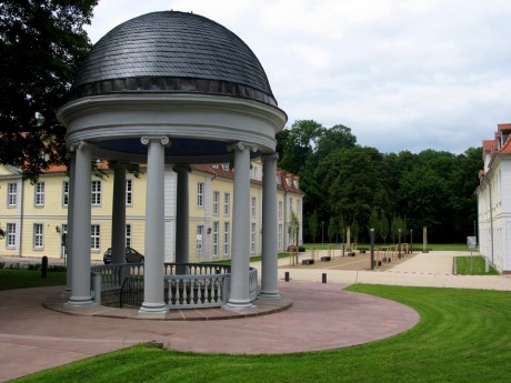 Hofgeismar BaerbelKranz Brunnentempel k